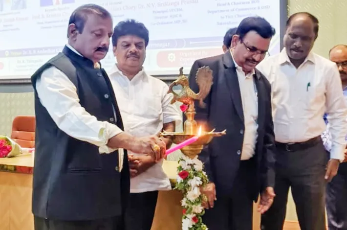 శాతవాహనలో ఆదాయపు పన్ను రిటర్న్స్, జీఎస్టీ ఫైలింగ్‌పై  కార్యశాల