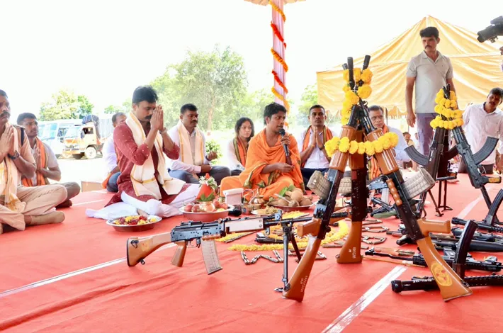 పోలీస్ హెడ్ క్వార్టర్స్‌లో ఆయుధ పూజ