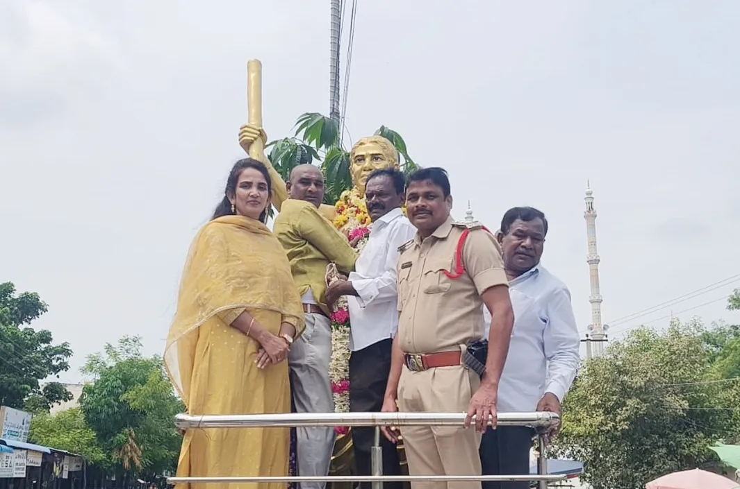 ఐలమ్మ స్ఫూర్తి ప్రజలకు ఆదర్శం
