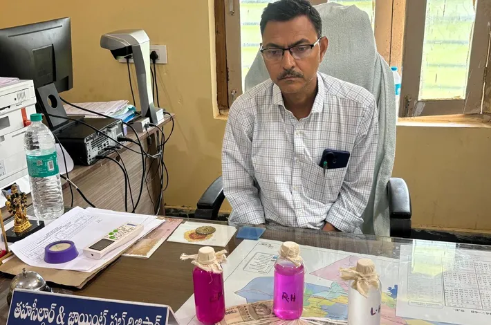 ఏసీబీకి రెడ్ హ్యాండెడ్ గా చిక్కిన తహసీల్దార్ సృజన్ కుమార్...