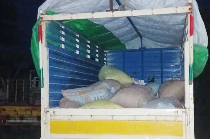 బొలెరోలో ‘రేషన్’ దందా!