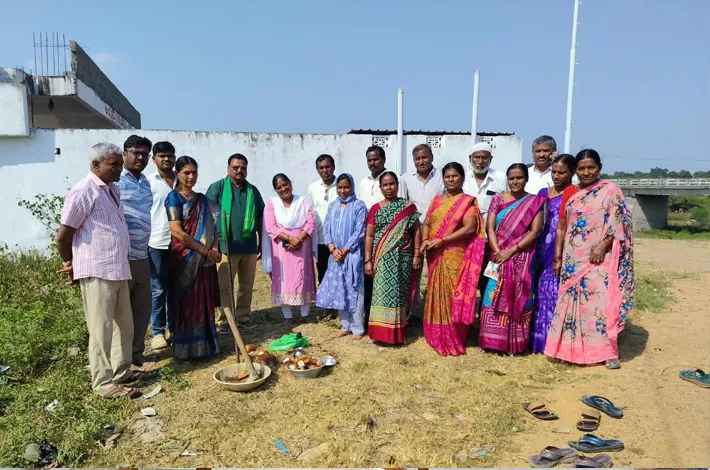 మహిళా సమాఖ్య భవనానికి భూమి పూజ