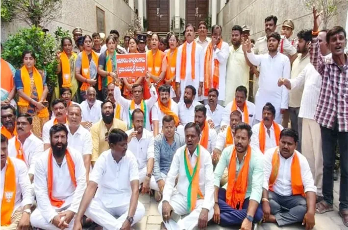 అవినీతికి కేరాఫ్ అడ్రస్‌ నిజామాబాద్ కార్పొరేషన్