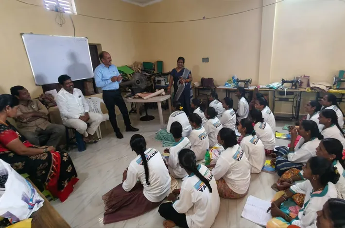 మహిళలకు జ్యూట్ బ్యాగుల తయారీపై ఉచిత శిక్షణ