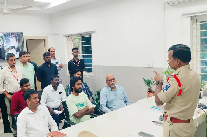 గచ్చిబౌలిలో విల్లాలోకి చొరబడి మహిళపై హత్యాయత్నం