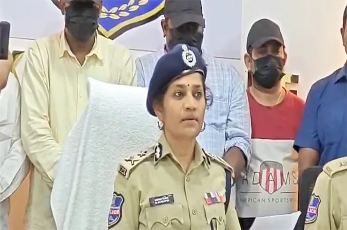 నకిలీ డాక్యుమెంట్లతో ఆస్తుల దందా.. ముఠా అరెస్ట్