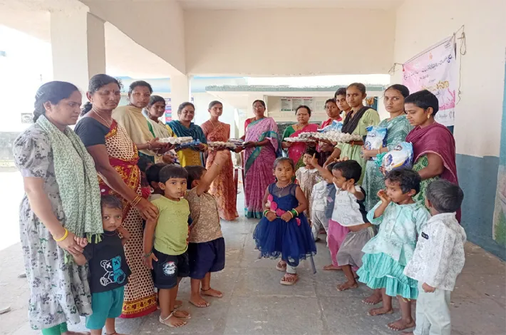 అంగన్వాడీలో లభించే సేవలను  వినియోగించుకోవాలి