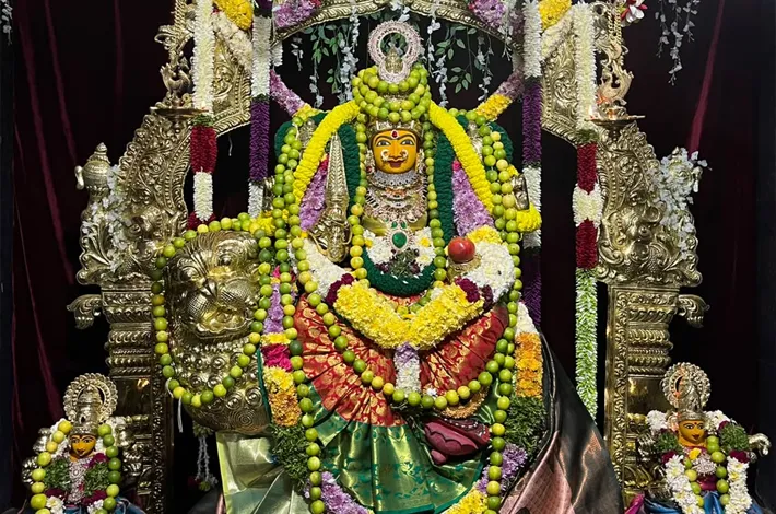 కాళికా అలంకారంలో దర్శనమిచ్చిన గజ్వేల్ మహంకాళి