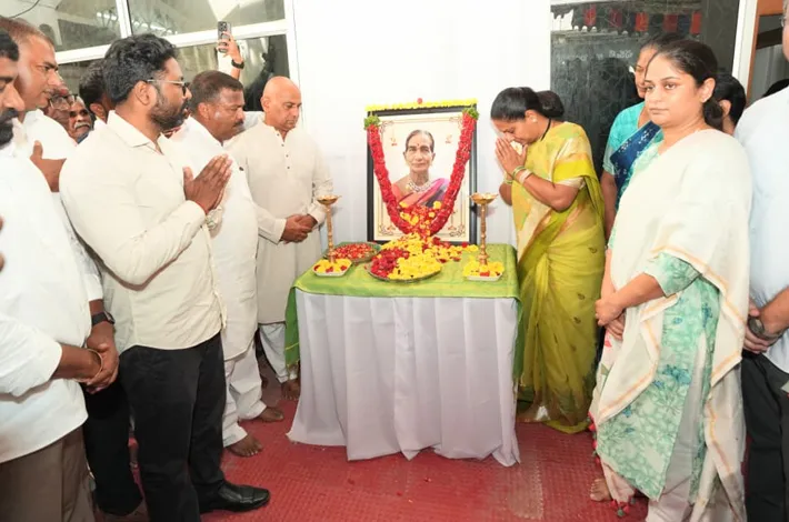 మెట్ పల్లి లో కవిత పరామర్శ