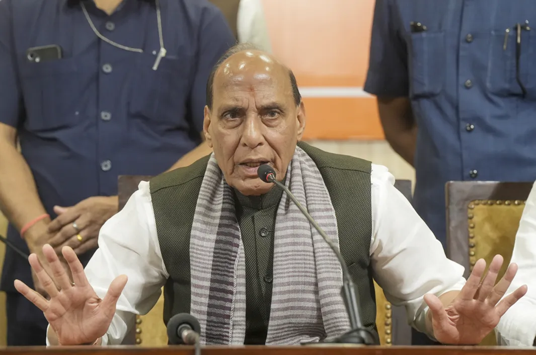 రాహుల్‌ గాంధీపై రాజ్‌నాథ్‌ విమర్శలు
