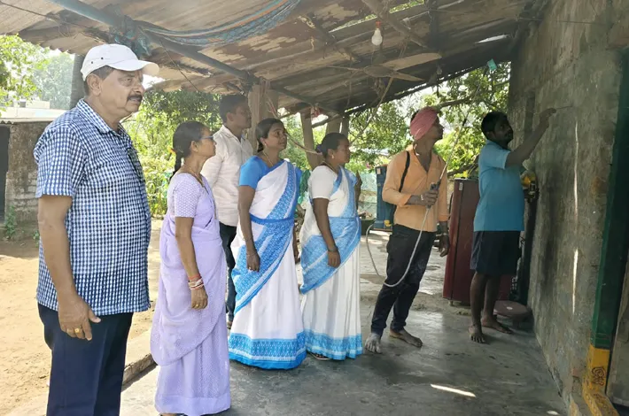 రామచంద్రపురంలో ఇంటింటి దోమల మందు పిచ్చి కారికార్యక్రమం 