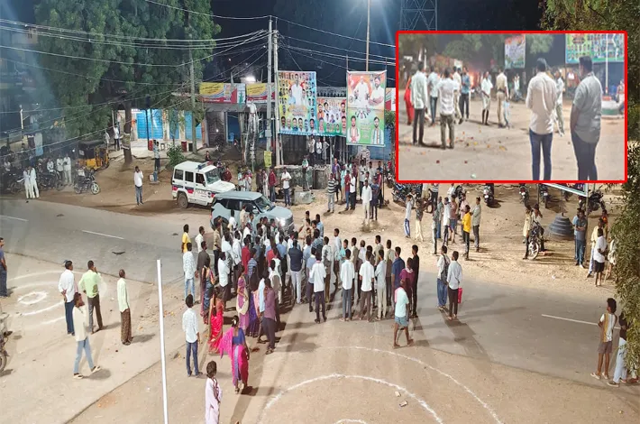 బతుకమ్మ వేడుకల్లో లాఠీచార్జ్‌