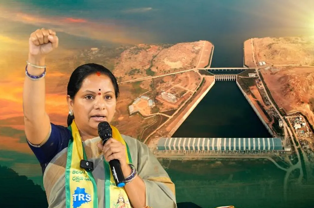 ఊర్లలో తిరగకుండా చేస్తాం.. కవిత వార్నింగ్