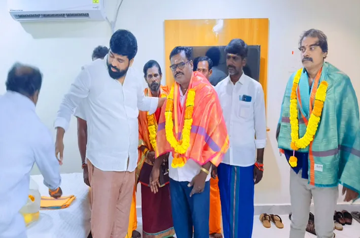 మద్దిశెట్టి సామేలు నివాసంలో సినీ ప్రముఖులు