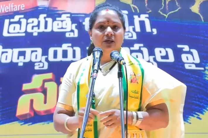 తెలంగాణ విద్యా రంగంలో తీవ్ర సంక్షోభం: కవిత