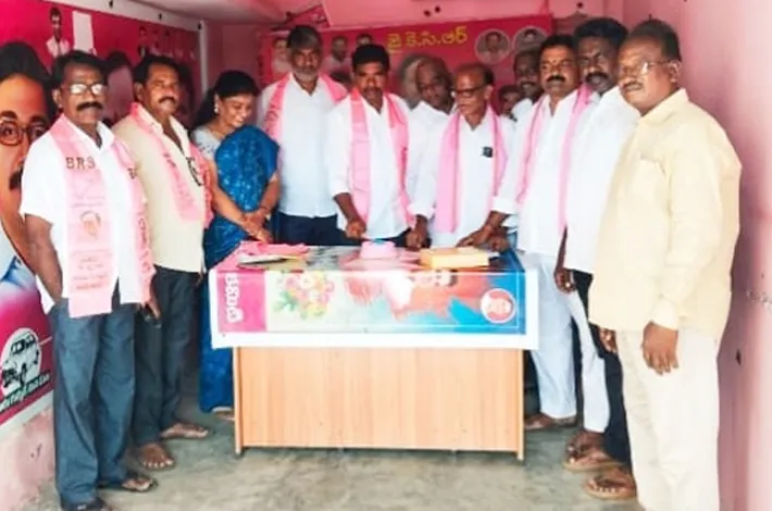 ఎర్రుపాలెంలో ఘనంగా కమల్‌రాజు జన్మదిన వేడుకలు