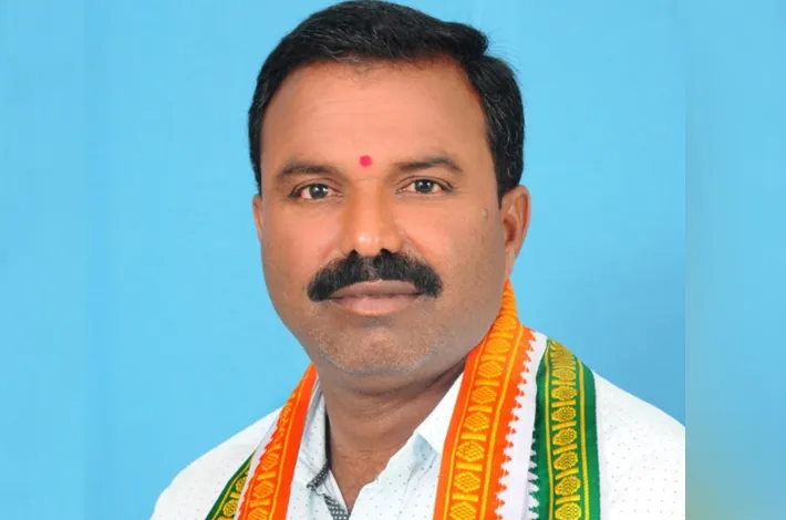 కోహెడకు రూ.32,46 లక్షలు సీఎం ఆర్ ఫ్ చెక్కులు మంజూరు