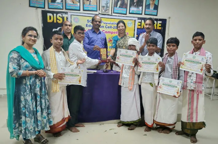 జానపద నృత్యంలో యూఆర్ఎస్‌కు ప్రథమ స్థానం