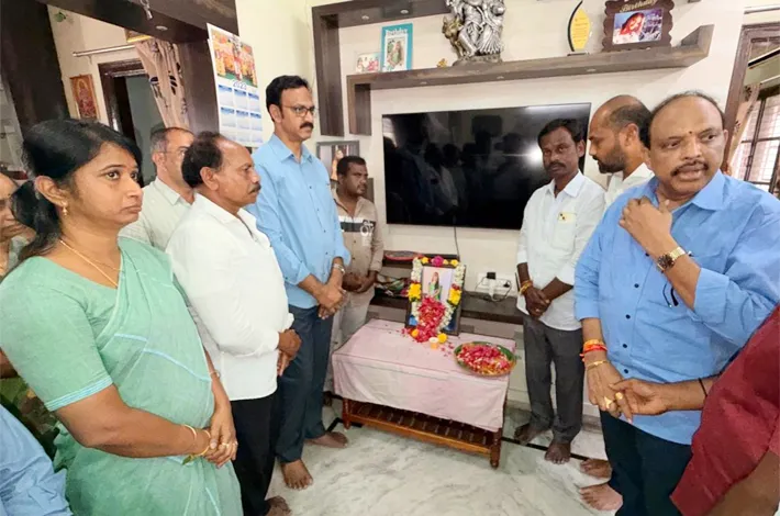 అమెరికాలో జిల్లా యువతి మృతి