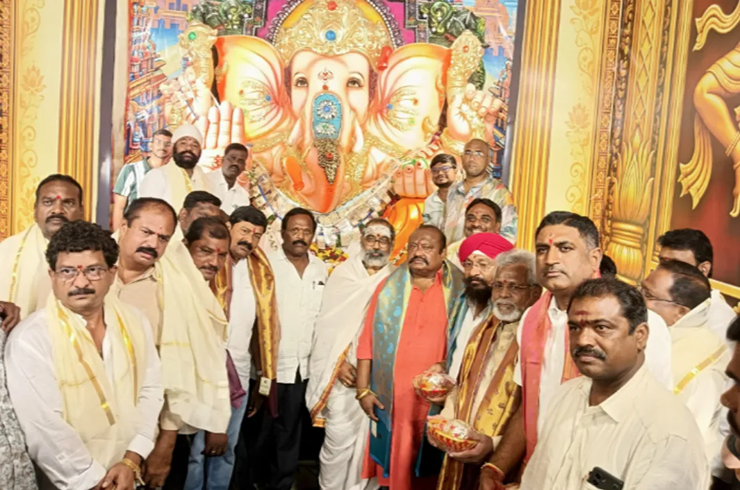 వినాయక మండపాల్లో గంగుల పూజలు