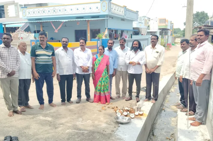 రూ.3లక్షల నిధులతో డ్రైనేజ్ నిర్మాణం 