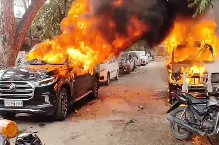 వాహనాలకు నిప్పు.. రాయచోటిలో ఏం జరిగింది?