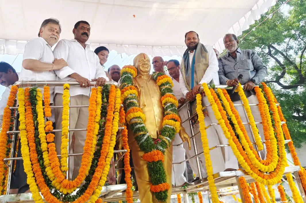 బడుగు బలహీన వర్గాల నేత బిరుదు రాజమల్లు