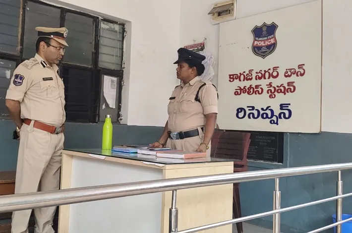 టౌన్ పోలీస్ స్టేషన్‌ తనిఖీ