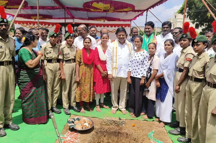 నంబర్‌వన్‌గా తీర్చిదిద్దుతాం