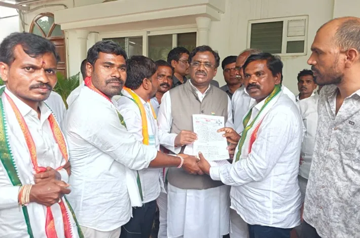 కాంగ్రెస్‎లో చేరిన పెద్దమతారి బాబు