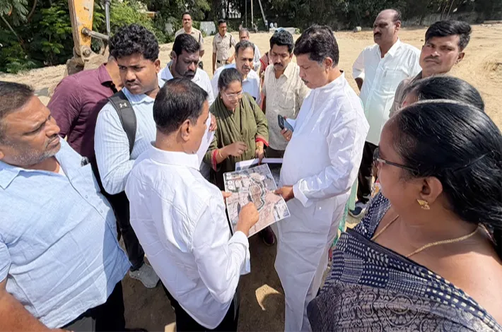 బతుకమ్మ వేడుకలకు పకడ్బందీ ఏర్పాట్లు చేయాలి