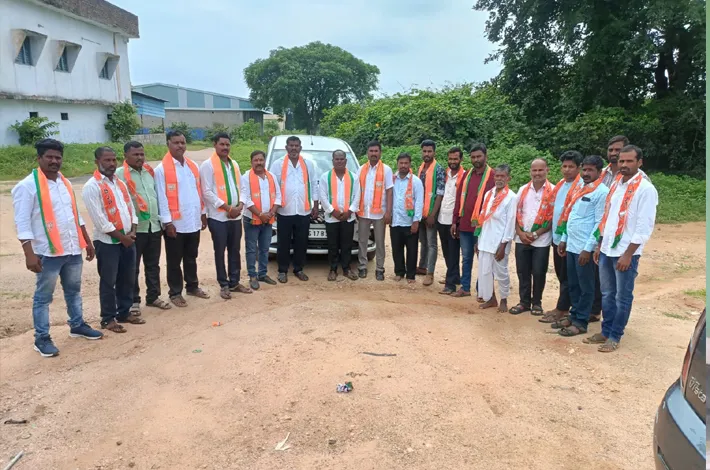 భూభారతి అవకతవకలపై మహాదీక్షకు తరలిన బీజేపీ నాయకులు