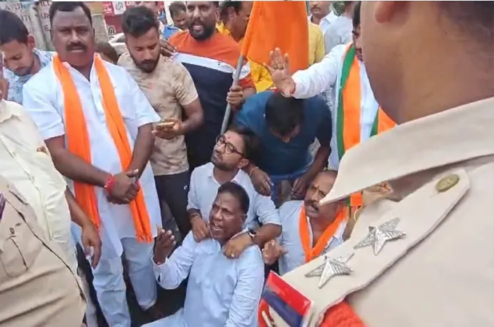 సంతోషిమాత విగ్రహంపై దాడి