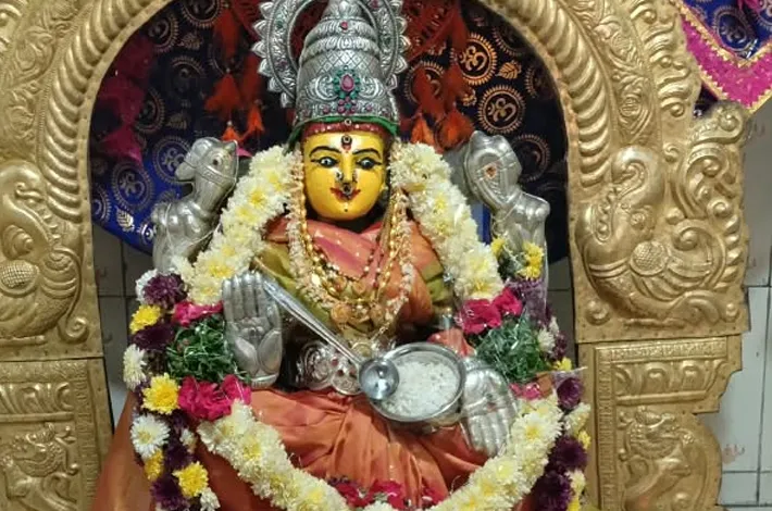 అన్నపూర్ణ దేవిగా దర్శనమిచ్చిన భ్రమరాంబిక
