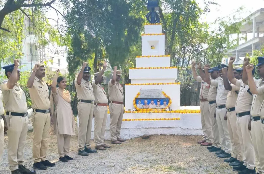 పోలీస్ అమరుల త్యాగాలు వెలకట్టలేనివి