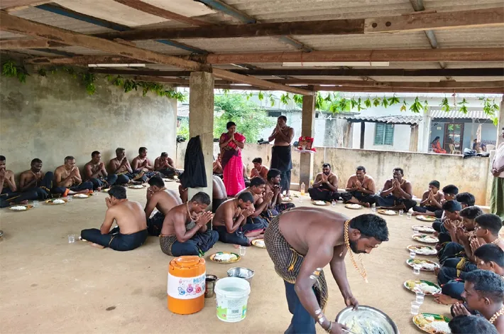 80 మంది అయ్యప్ప స్వాములకు అన్నదానం