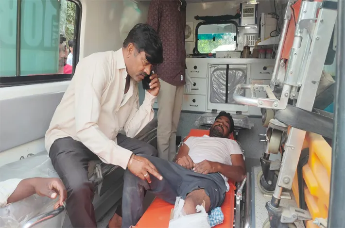 రోడ్డు ప్రమాదంలో ఒకరికి గాయాలు
