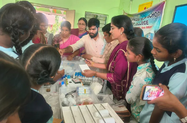మట్టి నమూనా సేకరణపై విద్యార్థులకు అవగాహన