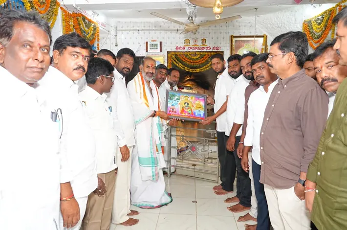 శ్రీలక్ష్మి నరసింహ స్వామిని దర్శించుకున్న ప్రభుత్వ విప్ ఆది శ్రీనివాస్