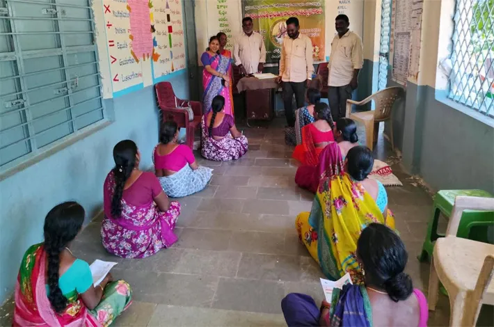 అమ్మకు అక్షరమాల పరీక్షలు