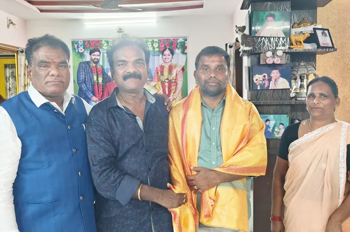 తెలంగాణ ఎస్సీ, ఎస్టీ కమిషన్ చైర్మన్, సభ్యులకు ఘన సన్మానం