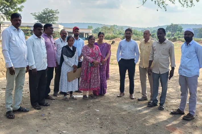 మినీ స్టేడియం ఏర్పడడం స్థల పరిశీలన