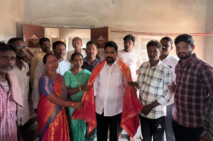 ఇందిరమ్మ ఇంటి గృహప్రవేశ కార్యక్రమంలో డాక్టర్ మట్టా