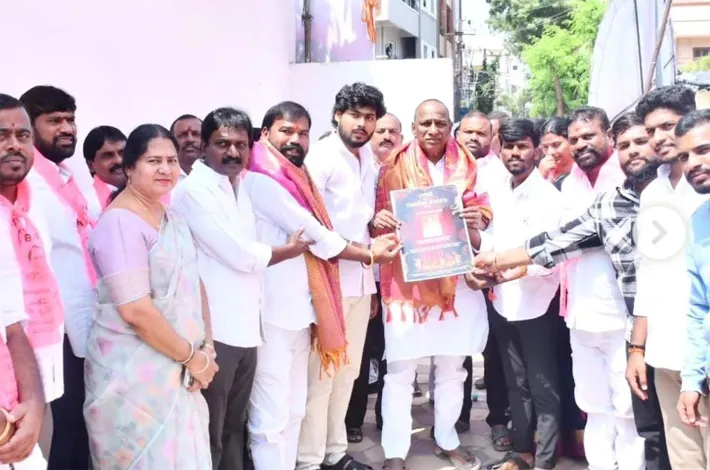 దాండియా నైట్‌కు మల్లారెడ్డికి ఆహ్వానం
