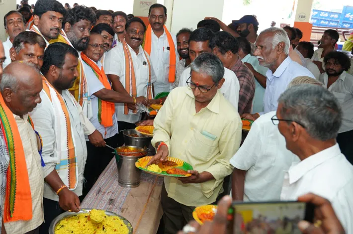 అన్నదానానికి మించిన దానం మరొకటి లేదు