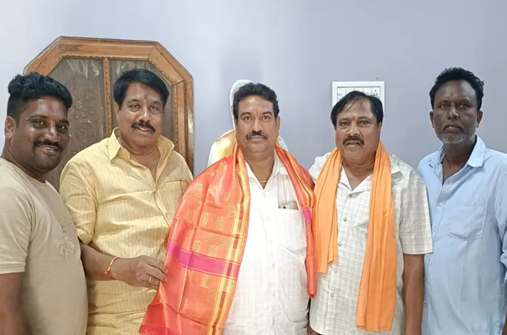 బీజేపీ పట్టణ అధ్యక్షుడిగా ఆకుల సంతోష్ కుమార్