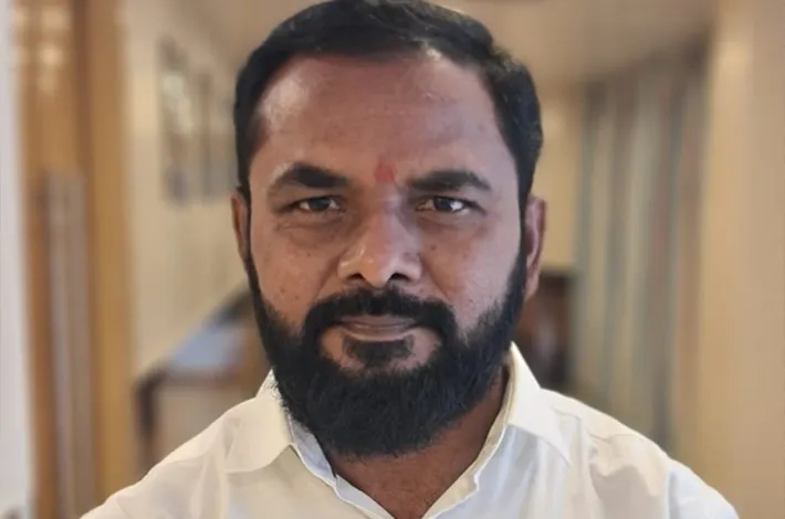 కలంతోనే కాదు.. రక్తంతోనూ ప్రాణరక్షణ !​