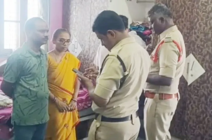 బాన్సువాడలో పట్టపగలే భారీ చోరీ...
