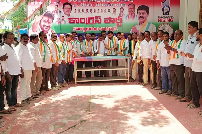 పివిఆర్ భవన్ లో సంబరాలు