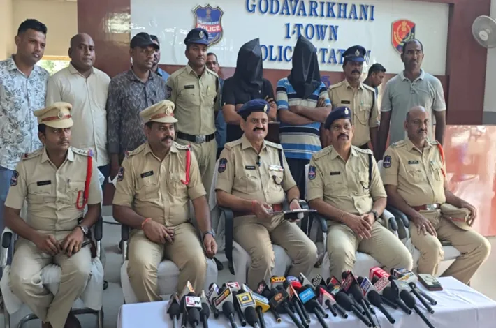 గోదావరిఖనిలో వీడిని యువతి మృతి మిస్టరీ